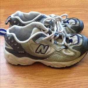 New balance 490 leather kids shoe youth size 2